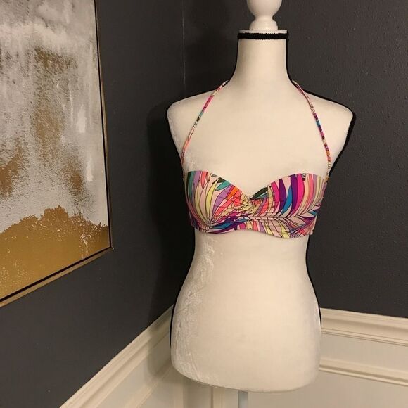 Victoria’s Secret bathing suit top - Picture 1 of 4